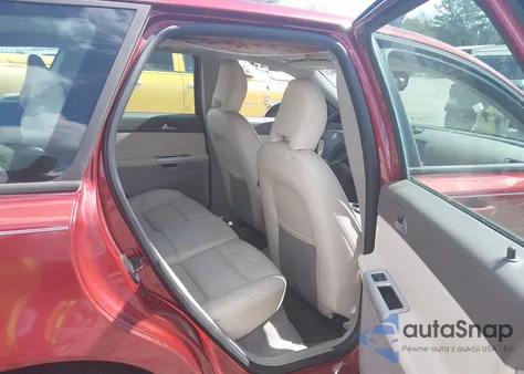 2011 Volvo V50 T5/T5 R-Design z USA, uszkodzony, nr VIN YV1672MW3B2611187